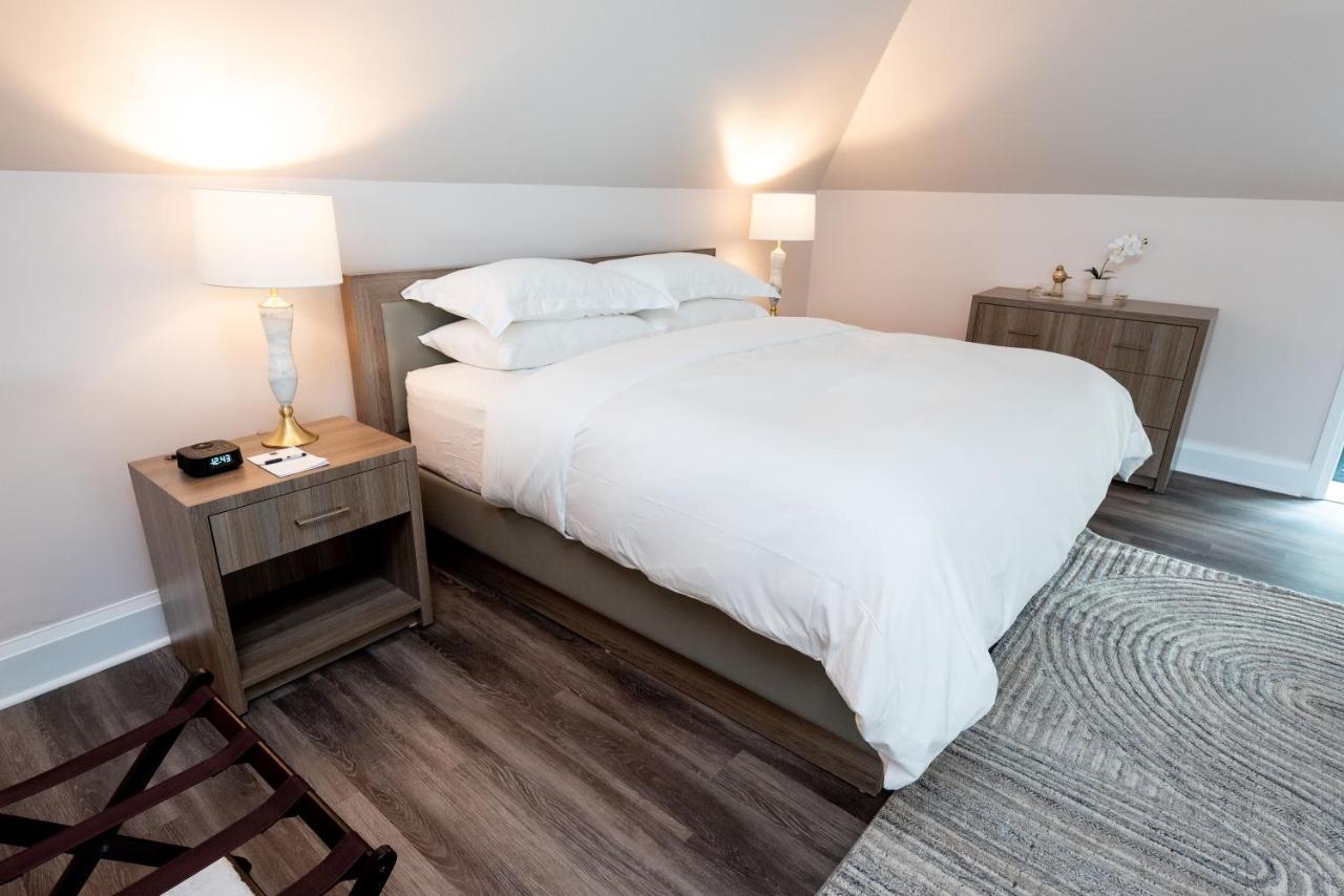 Hotel The Glenerin Mississauga